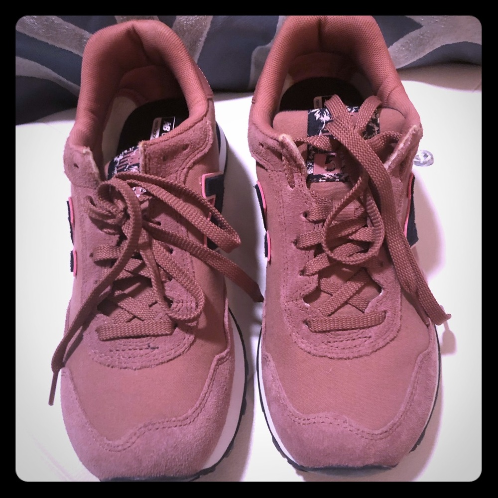 Pink new balance women’s 515 sneaker
